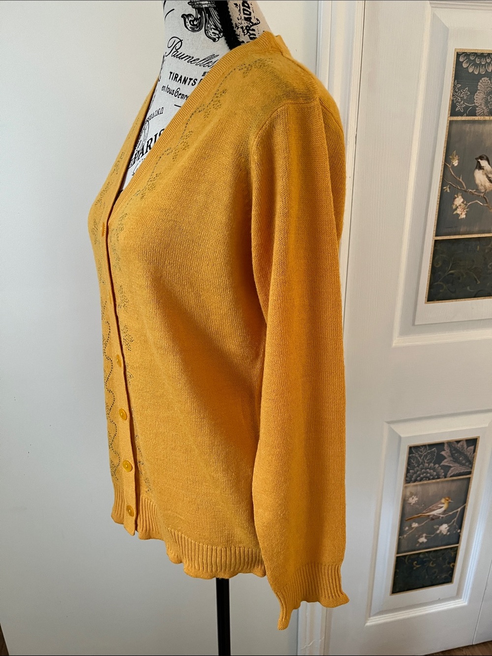 🍎Women's Mustard Yellow V-Neck Button Cardigan Sweater - Picture 5 of 9